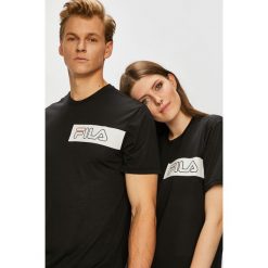 Fila - T-shirt. Czarne t-shirty damskie Fila, z nadrukiem, z dzianiny, z okrągłym kołnierzem. W wyprzedaży za 99.90 zł.