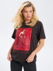 Koszulka z krótkim rękawem z nadrukiem - fioletowy. Fioletowe t-shirty damskie Sinsay, l, bez wzorów, bez kołnierzyka. W wyprzedaży za 15.99 zł.