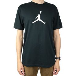 Jordan Air Iconic 23/7 Tee AV1167-011. Czarne t-shirty męskie marki Jordan, bez wzorów, z bawełny, bez kołnierzyka. W wyprzedaży za 99.99 zł.