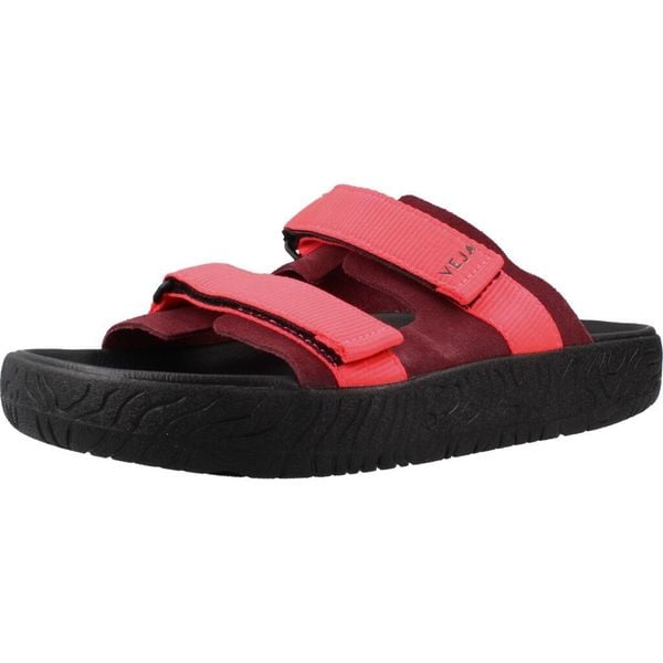 Sandały VEJA SANDALIA ARPOADOR Rose. Czerwone sandały damskie Veja, bez wzorów, ze skóry, bez obcasa, bez zapięcia. Za 578.99 zł.