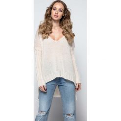 Beżowy Nowoczesny Moherowy Sweter z Dekoltem V. Brązowe swetry damskie Molly.pl, uniwersalny, bez wzorów, z dzianiny, bez kołnierzyka, bez ramiączek, bez kaptura. Za 129.90 zł.