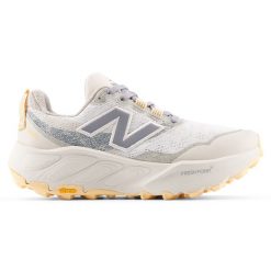 Buty damskie New Balance Fresh Foam X Hierro v9 WHIER75V – beżowe. Brązowe obuwie sportowe damskie New Balance, bez wzorów, z materiału, do biegania. Za 699.99 zł.