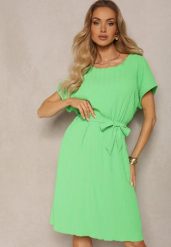 Jasnozielona Sukienka o Pudełkowym Kroju i Paskiem w Talii Tiarina. Zielone sukienki damskie Renee, na co dzień, l, bez wzorów, eleganckie, bez kołnierzyka, bez ramiączek, midi, kopertowe. Za 49.99 zł.