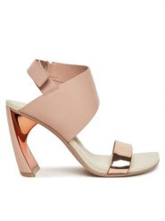 United Nude Sandały Zuma Sandal Hi 1092886116 Beżowy. Brązowe sandały damskie United Nude, bez wzorów, ze skóry, bez obcasa, na słupku, bez zapięcia. Za 759.99 zł.