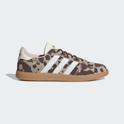 BUTY BREAKNET SLEEK. Białe obuwie sportowe damskie Adidas, bez wzorów, z materiału. Za 259.00 zł.