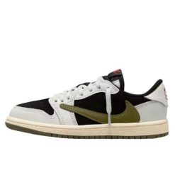 Buty do chodzenia dla dorosłych Air Jordan 1 Low Travis Scott Olive. Białe obuwie sportowe damskie Jordan, bez wzorów, trekkingowe. Za 4,234.05 zł.