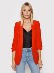 Pieces Marynarka Boss 17090996 Czerwony Regular Fit. Czerwone żakiety damskie Pieces, m, bez wzorów, z syntetyku. Za 189.99 zł.