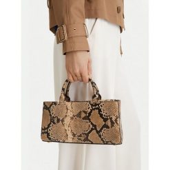 Torebka GINO ROSSI. Brązowe torebki do ręki damskie Gino Rossi, bez wzorów, klasyczne, bez dodatków. Za 249.99 zł.