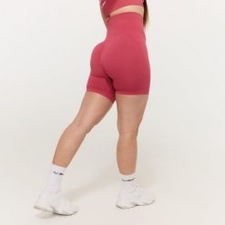 Szorty damskie fitness bezszwowe slim GymBabe Bloom. Czerwone szorty sportowe damskie GYMBEAM, xl, bez wzorów, z elastanu, do biegania. Za 97.90 zł.