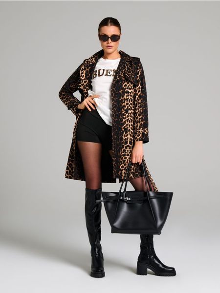 Płaszcz ze zwierzęcym motywem - wielobarwny. Płaszcze damskie Sinsay, l, bez wzorów, bez kaptura. W wyprzedaży za 79.99 zł.