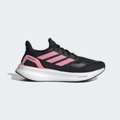 Buty Pureboost 5 Running. Białe obuwie sportowe damskie Adidas, bez wzorów, z materiału, do biegania. Za 482.00 zł.