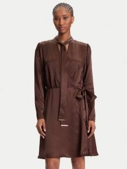 Marciano Guess Sukienka codzienna 5YGK28 7350A Brązowy Regular Fit. Brązowe sukienki damskie Marciano Guess, na co dzień, z aplikacjami, z wiskozy, bez kołnierzyka, bez ramiączek, proste. Za 999.99 zł.