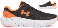 BUTY MĘSKIE SPORTOWE DO BIEGANIA UNDER ARMOUR SURGE 4 3027103-005. Buty sportowe męskie Under Armour, bez zapięcia, do biegania. Za 149.00 zł.