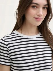 T-SHIRT KOSZULKA DAMSKA TOM TAILOR. Białe koszulki sportowe damskie Tom Tailor, uniwersalny, bez wzorów, z bawełny, bez kołnierzyka, bez ramiączek, na fitness i siłownię. Za 116.99 zł.