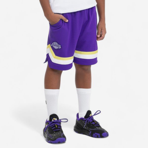 Spodenki do koszykówki dla dzieci NBA Lakers SH900. Fioletowe spodenki dla dziewczynek TARMAK, bez wzorów, z materiału, klasyczne, z standardowym stanem. Za 79.99 zł.