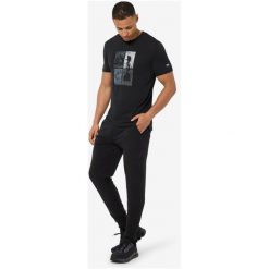 Koszulka SUPER.NATURAL M GO HIKING TEE. Czarne koszulki sportowe męskie super.natural, na zimę, l, bez wzorów, z materiału, bez kołnierzyka, bez ramiączek, do biegania. Za 289.99 zł.
