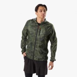 Kurtka → trening → męska → Swedemount → Packable Wind Jacket → szybkoschnąca. Zielone kurtki męskie SWEDEMOUNT, m, bez wzorów, z softshellu, do biegania. Za 199.99 zł.