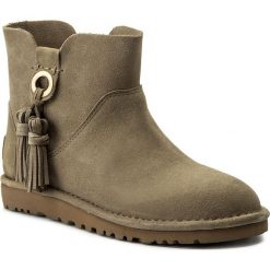 Botki UGG - W Gib 1019959 W/Alp. Zielone botki damskie UGG, z materiału, bez obcasa. W wyprzedaży za 429.00 zł.