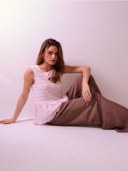 Wiskozowe spodnie wide leg - beżowy. Brązowe spodnie materiałowe damskie Sinsay, l, bez wzorów, z wiskozy. Za 49.99 zł.