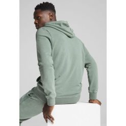 Męska bluza z kapturem z efektem sprania PUMA Class PUMA Green Moon. Zielone bluzy męskie Puma, m, bez wzorów, z gumy, z kapturem, do biegania. W wyprzedaży za 139.00 zł.
