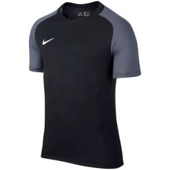 T-shirt sportowy z krótkim rękawem chłopięcy Dry Revolution IV Jersey Jr Tee. Czarne t-shirty dla chłopców Nike, bez wzorów, z jersey, bez ramiączek. Za 139.99 zł.