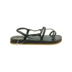 Sandały Ipanema Drip Intense czarne. Czarne sandały damskie Ipanema, bez wzorów, bez obcasa, bez zapięcia. Za 139.99 zł.