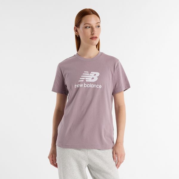 Koszulka damska New Balance WT41502ICW – różowa. Czerwone koszulki sportowe damskie New Balance, xs, bez wzorów, z materiału, bez kołnierzyka, bez ramiączek. Za 69.99 zł.