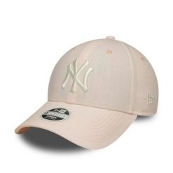 Czapka baseballowa damska New York Yankees New Era 9Forty. Czerwone czapki i kapelusze damskie New Era, bez wzorów, eleganckie. Za 223.00 zł.