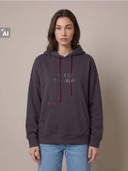 Dresowa bluza hoodie z nadrukiem na plecach - niebieski. Niebieskie bluzy damskie Sinsay, l, bez wzorów, z dresówki, bez kaptura. Za 49.99 zł.