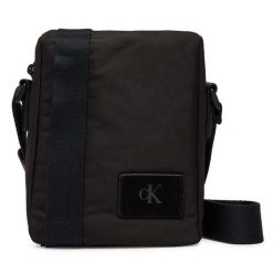 Saszetka Calvin Klein. Czarne saszetki męskie Calvin Klein, młodzieżowe, małe. Za 329.99 zł.