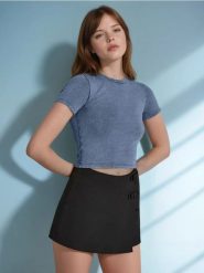 Krótka koszulka z efektem sprania - niebieski. Niebieskie t-shirty damskie Sinsay, l, bez wzorów, bez kołnierzyka. W wyprzedaży za 9.99 zł.