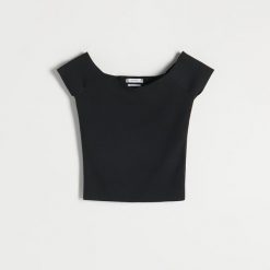 Dopasowana bluzka - czarny. Czarne bluzki damskie Reserved, l, bez wzorów, z dzianiny, bez kołnierzyka, bez ramiączek. W wyprzedaży za 29.99 zł.