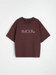 Koszulka z wiskozy z napisem "Amour" - brązowy. Brązowe t-shirty damskie Sinsay, l, bez wzorów, z wiskozy, bez kołnierzyka. Za 29.99 zł.