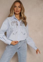 Jasnoniebieska Koszula Oversize z Bawełny z Ażurowymi Zdobieniami z Motywem Kwiatowym Voesia. Niebieskie bluzki damskie Renee, m, z aplikacjami, z bawełny, eleganckie, bez kołnierzyka, bez ramiączek. Za 129.99 zł.