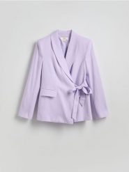 Marynarka z wiązaniem - lawendowy. Fioletowe żakiety damskie Reserved, l, bez wzorów, z tkaniny. W wyprzedaży za 219.99 zł.