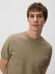 Strukturalny sweter z wiskozą - beżowy. Brązowe swetry przez głowę męskie Reserved, l, bez wzorów, z dzianiny, bez kołnierzyka. Za 119.99 zł.