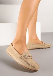 Ciemnobeżowe Mokasyny z Imitacji Zamszu z Ozdobną Metaliczną Aplikacją Sovtewi. Brązowe mokasyny damskie Renee, eleganckie. Za 49.99 zł.