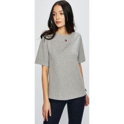 Tommy Hilfiger - Top. Czerwone t-shirty damskie Tommy Hilfiger, m, bez wzorów, z bawełny, bez kołnierzyka. W wyprzedaży za 149.90 zł.