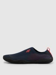 4F Buty do wody 4SWIM męskie - granatowe 45. Niebieskie buty sportowe męskie 4f, z gumy, bez zapięcia, na fitness i siłownię. Za 99.99 zł.
