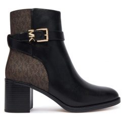 Botki MICHAEL Michael Kors. Czarne botki damskie MICHAEL Michael Kors, bez obcasa, na słupku, bez zapięcia. Za 1,129.00 zł.