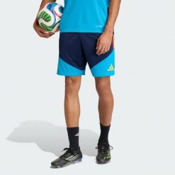 Szorty treningowe Spain 26 Tiro. Niebieskie krótkie spodenki sportowe męskie Adidas, bez wzorów, do piłki nożnej, climacool (adidas). Za 199.00 zł.