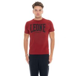 Podstawowa koszulka Kurzarm Leone 1947 z dużym logo. Czerwone buty sportowe męskie LEONE 1947 APPAREL, z bawełny, bez zapięcia, na fitness i siłownię. W wyprzedaży za 73.68 zł.