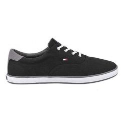 Buty Tommy Hilfiger Harlow 3D FM56820915-990 czarne. Czarne trampki męskie bez wzorów, z materiału, bez zapięcia. Za 290.26 zł.