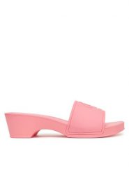 Guess Klapki E5GZ06 BB00F Różowy. Czerwone klapki damskie Guess, z aplikacjami, z tworzywa sztucznego, bez obcasa. Za 119.99 zł.