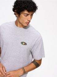 T-shirt boxy z nadrukiem na plecach - jasnoszary. Szare t-shirty męskie Reserved, l, bez wzorów, z bawełny, bez kołnierzyka. Za 69.99 zł.