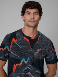 4F T-shirt regular z nadrukiem męski - czarny S. Czarne koszulki sportowe męskie 4f, m, bez wzorów, z bawełny, klasyczne, bez kołnierzyka. Za 89.99 zł.