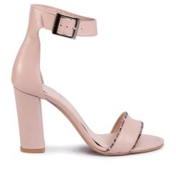 Sandały QUAZI. Brązowe sandały damskie QUAZI, bez wzorów, bez obcasa, na słupku, bez zapięcia. Za 209.99 zł.