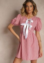 Czerwona Retro Sukienka w Kratkę Vichy o Rozkloszowanym Kroju z Wiązaniem Temarea. Czerwone sukienki damskie Renee, na co dzień, l, bez wzorów, z jeansu, eleganckie, bez kołnierzyka, bez ramiączek, mini, kopertowe. Za 59.99 zł.