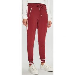 Only - Spodnie Sporty. Spodnie materiałowe damskie marki Puma. W wyprzedaży za 149.90 zł.