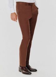 PAKO LORENTE – Brązowe męskie spodnie garniturowe. Brązowe eleganckie spodnie męskie Pako Lorente, m, bez wzorów, z elastanu. Za 599.99 zł.